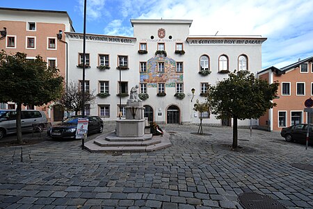 Hallein Rathaus 7670