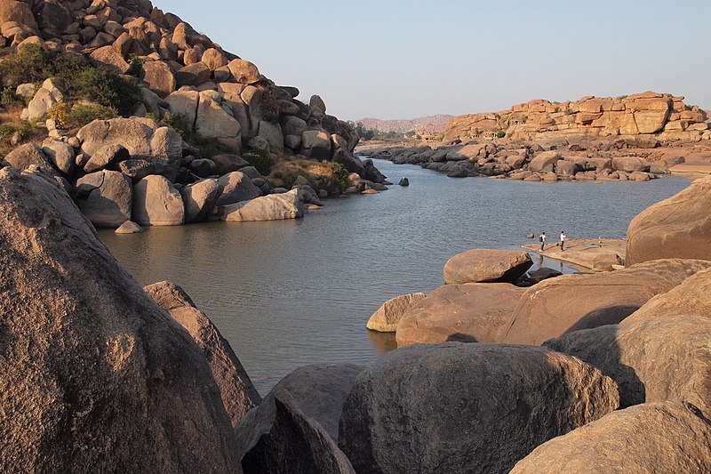 File:Hampi, Tungabhadra River, India.jpg