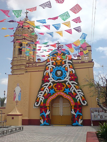 File:Iglesia de la Resurreccion - panoramio.jpg