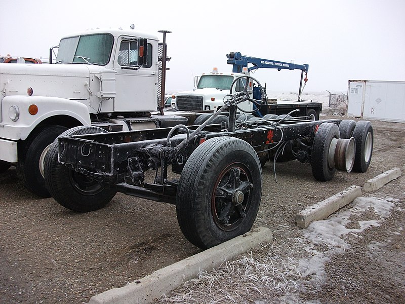 File:International truck frame (4308250626).jpg