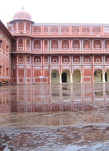 File:Jaipur - Views in and around City Palace (6).JPG