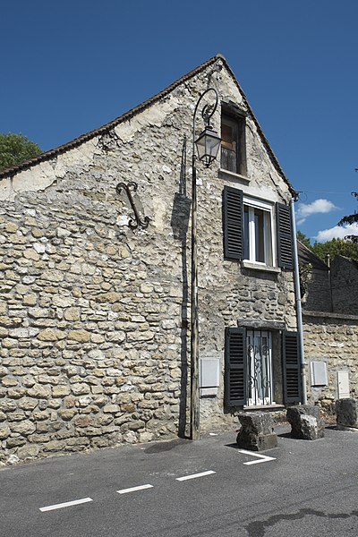 File:Juziers Maison 474.jpg