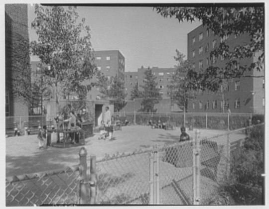 File:Kingsboro Houses, 1881 Pacific St., Brooklyn. LOC gsc.5a29518.tif