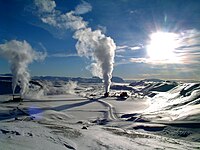 Bilde av en geotermisk kraftstasjon på Island