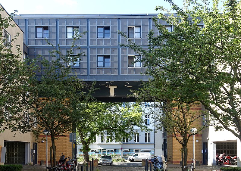 File:Lützowstraße 44 & 46 (Berlin-Tiergarten) Hofseite.jpg