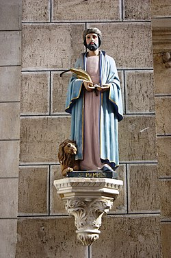 L0343 - Statue - Eglise St-Jean-Baptiste.JPG