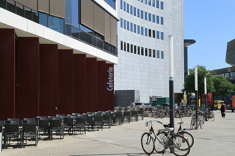 File:Leipzig - Universitätsstraße - Mensa am Park + City-Hochhaus 02 ies.jpg