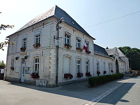 Licques (Pas-de-Calais) mairie, vestige de l'abbaye.JPG