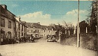 Lignol ː un coin du bourg vers 1925 (carte postale).