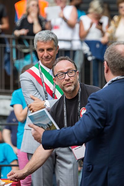 File:MJK08256 Wikimania 2016 Closing ceremony.jpg