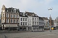 Maastricht, houses near the bridge: de Servaasbrug (center)