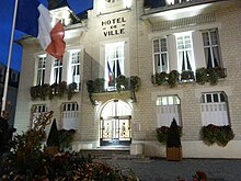 Mairie Deuil-La Barre de nuit.jpg