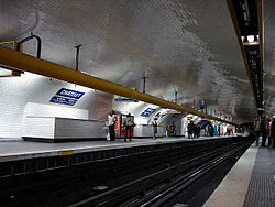 Metro de Paris - Ligne 1 - station Chatelet 01.jpg
