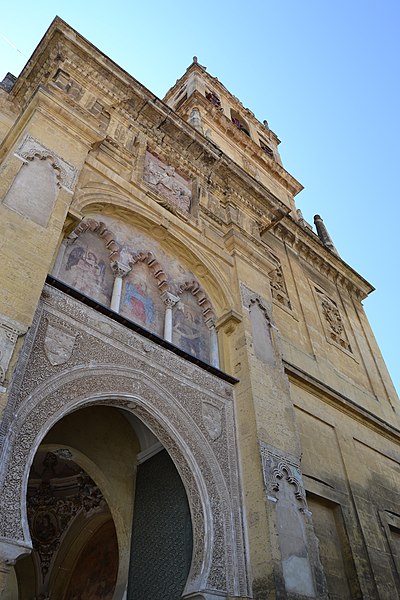 File:Mezquita-Catedral de Córdoba (25494392363).jpg