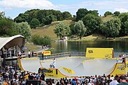 Deutsch: BMX-Fahrer beim Munich Mash 2023 auf der BMX-Bühne beim Theatron im Olympia Park