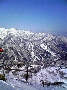 Westlicher Teil des Mikuni-Gebirges, vom Naeba Ski Resort aus gesehen