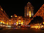 Sydafrikas största stad Johannesburg grundas denna dag år 1886 efter att man hittat guld i området. Bilden visar Nelson Mandela Square.