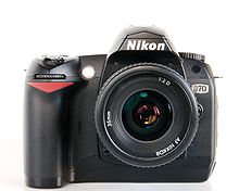 Description de l'image Nikon D70 with 35mm f2.jpg.