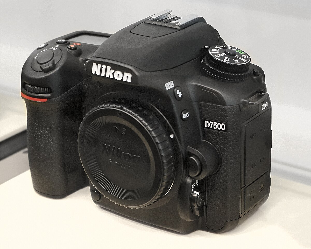 nikon body d7500