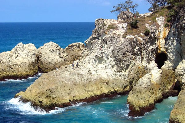 Eastern wall of the North Gorge, as seen from the Gorge Walk at Point Lookout.