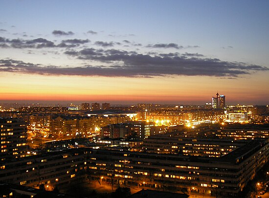 Novi Beograd - West view at sunset.jpg