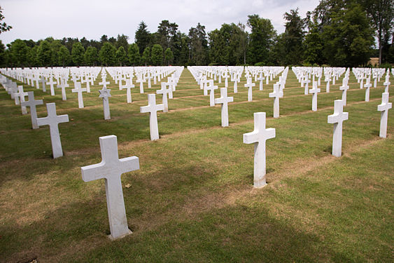 Oise-Aisne American Cemetery and Memorial 14.jpg