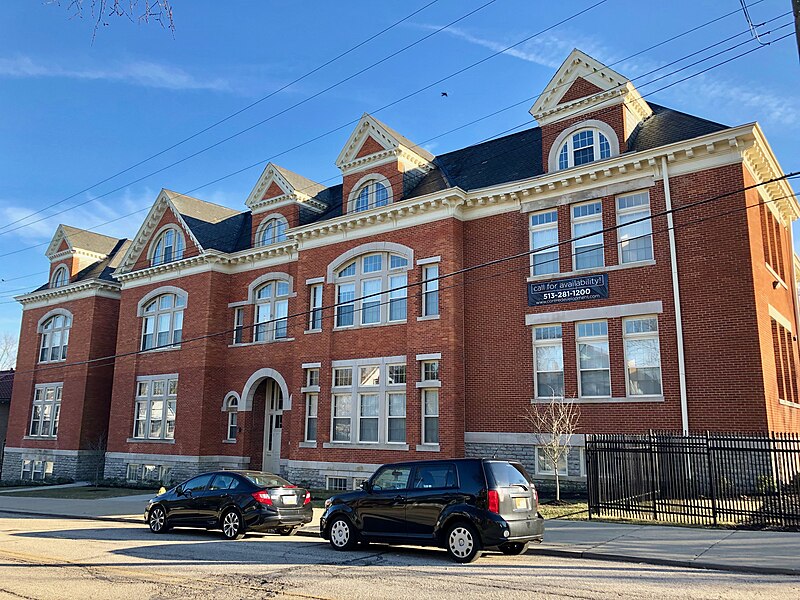 File:Old Windsor School, Walnut Hills, Cincinnati, OH (46317303725).jpg