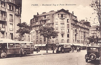 L'avenue dans les années 1930, lorsque la porte Montmartre était le terminus du bus J de la STCRP pour la place Saint-Michel.
