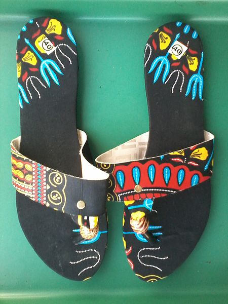 File:Paire de sandale en Addis Abeba.jpg
