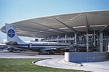 Pan Am Boeing 707-100 на выставке JFK 1961 Proctor.jpg