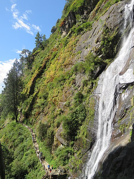 File:Paro Taktsang, Taktsang Palphug Monastery, Tiger's Nest -views from the trekking path- during LGFC - Bhutan 2019 (147).jpg