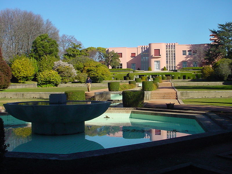 File:Parque de Serralves.jpg