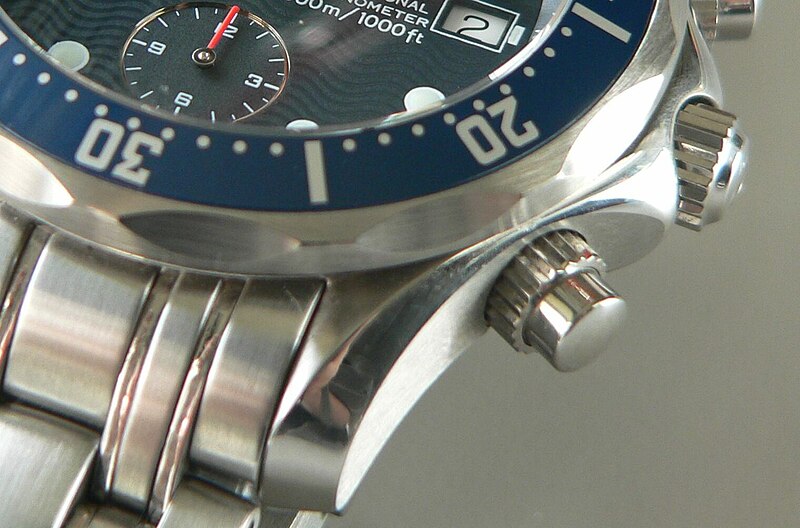 File:Part of watch casing, strap and push-buttons of Omega Seamaster chronograph p1020460.jpg