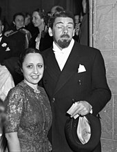 Muni with his wife Bella at the 1937 Academy Awards Paul Muni and his wife Bella at the 1937 Academy Awards.jpg