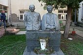 Споменик др Херберту Краусу и др Цветку Томићу