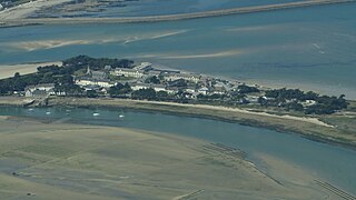 Vue aérienne de la pointe de Pen Bron et du centre héliomarin.