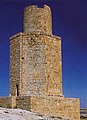 Réplica a escala reducida del Faro de Alejandría llamada Faro de Taposiris Magna, situada en Abusir (antigua Taposiris Magna), a 48 kilómetros al sudeste de Alejandría, al lado de los restos de un templo a Osiris.
