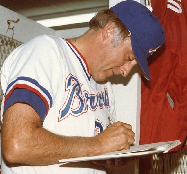 File:Phil Niekro 1982.jpg