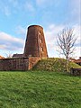 De overblijfselen van de stenen molen die Pieter Lievens in 1866 renoveerde. De Plaetsemolen van Zedelgem.