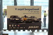 Čeština: Objekty vystavené na výstavě „V zajetí bezpečnosti“ uspořádané v obchodním centru Arkády Pankrác.