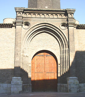 Puerta del Fosal (Iglesia de San Pablo, Zaragoza).jpg