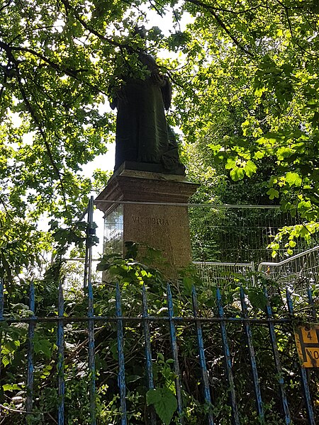 File:Queen Victoria statue, Derby.jpg