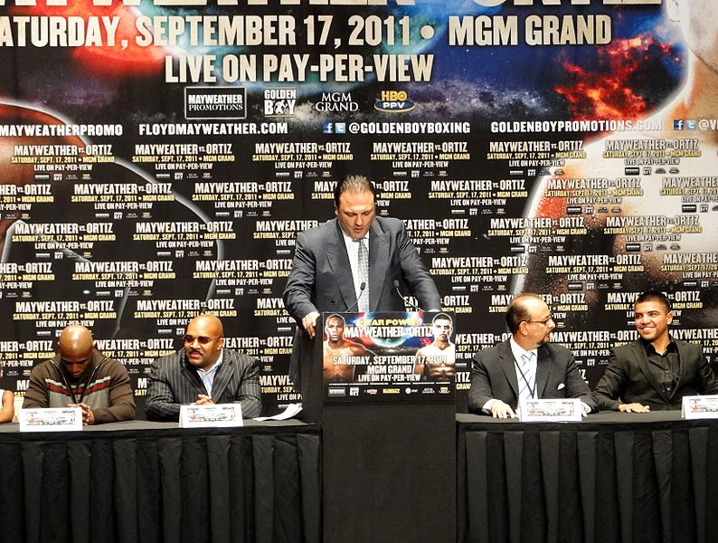 File:Richard Schaefer with Mayweather and Ortiz.jpg