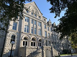 Richardson Memorial Hall, houses the School of Architecture Richardson Memorial, Tulane University.jpg