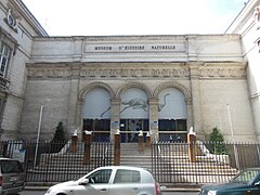 Façade du muséum d'histoire naturelle.