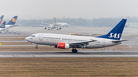 English: Scandinavian Airlines (SAS) Boeing 737-783 (reg. LN-RRN) at Munich Airport (IATA: MUC; ICAO: EDDM). Deutsch: Scandinavian Airlines (SAS) Boeing 737-783 (Reg. LN-RRN) auf dem Flughafen München (IATA: MUC; ICAO: EDDM).