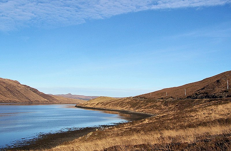 File:Shore of Loch Sligachan - geograph.org.uk - 1704882.jpg