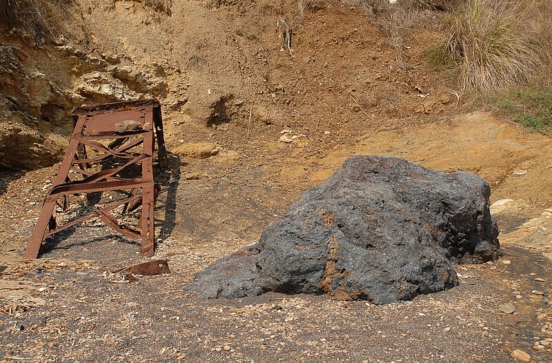 File:Spiaggia Terra Nera 01.jpg