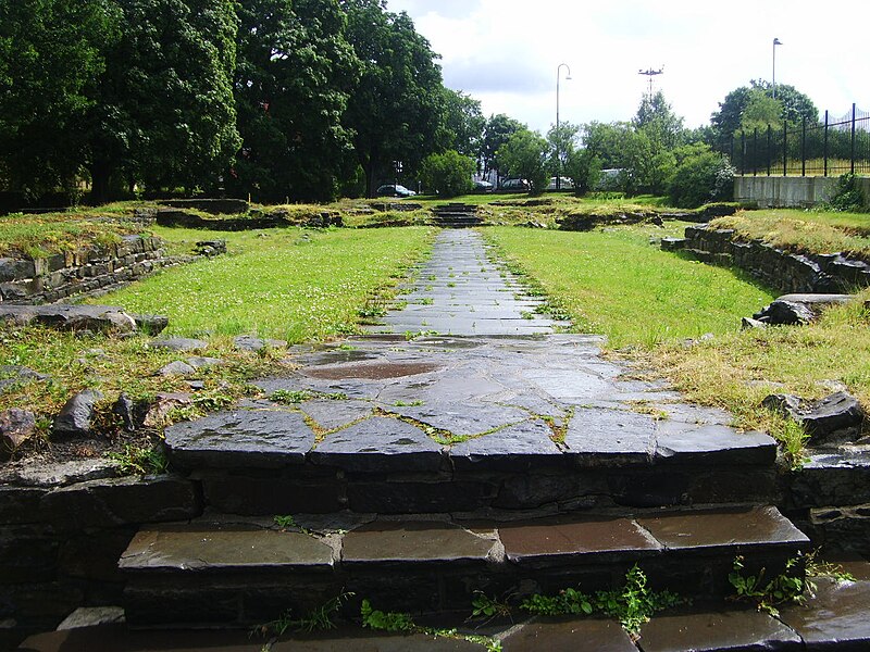 File:St Hallvardkatedralen i Oslo 20090708a.JPG