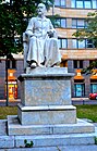 Robert-Koch-Platz mit Robert-Koch-Denkmal